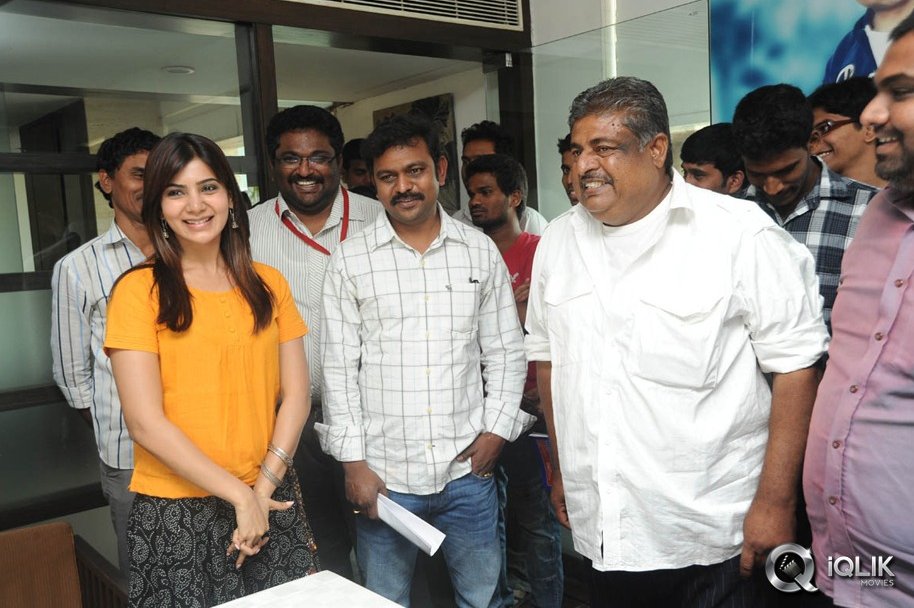 Samantha-at-Attarintiki-Daredi-50-days-Charity-Pressmeet